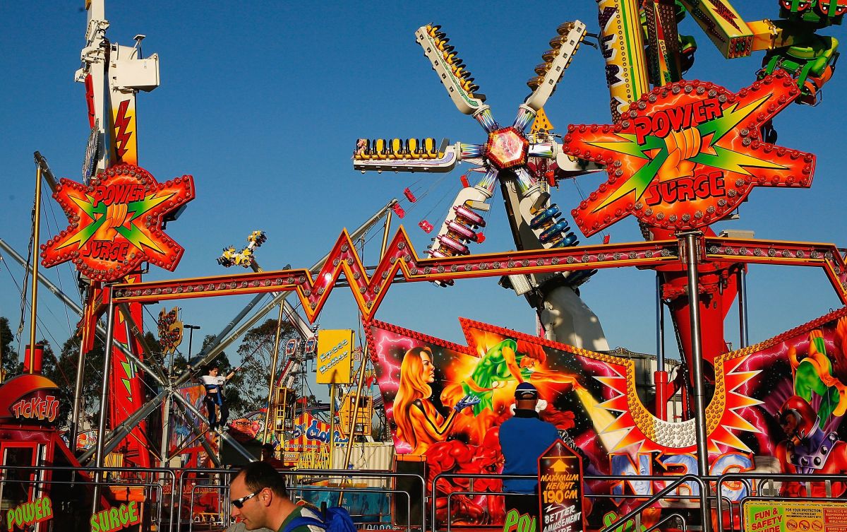 woman-is-hit-by-a-roller-coaster-after-walking-on-the-rails-to-retrieve-her-phone