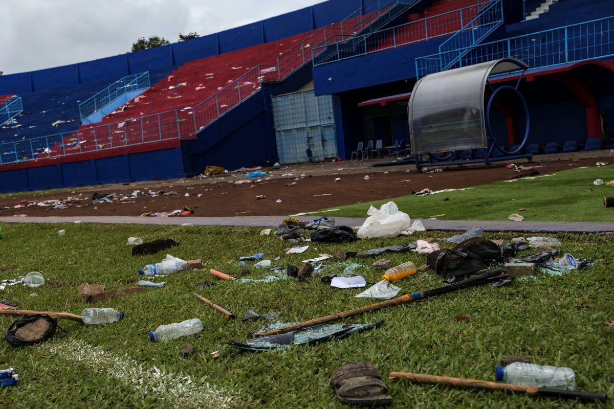 “they-died-in-front-of-us”:-player-recounted-the-hell-he-experienced-during-the-indonesian-stadium-riots