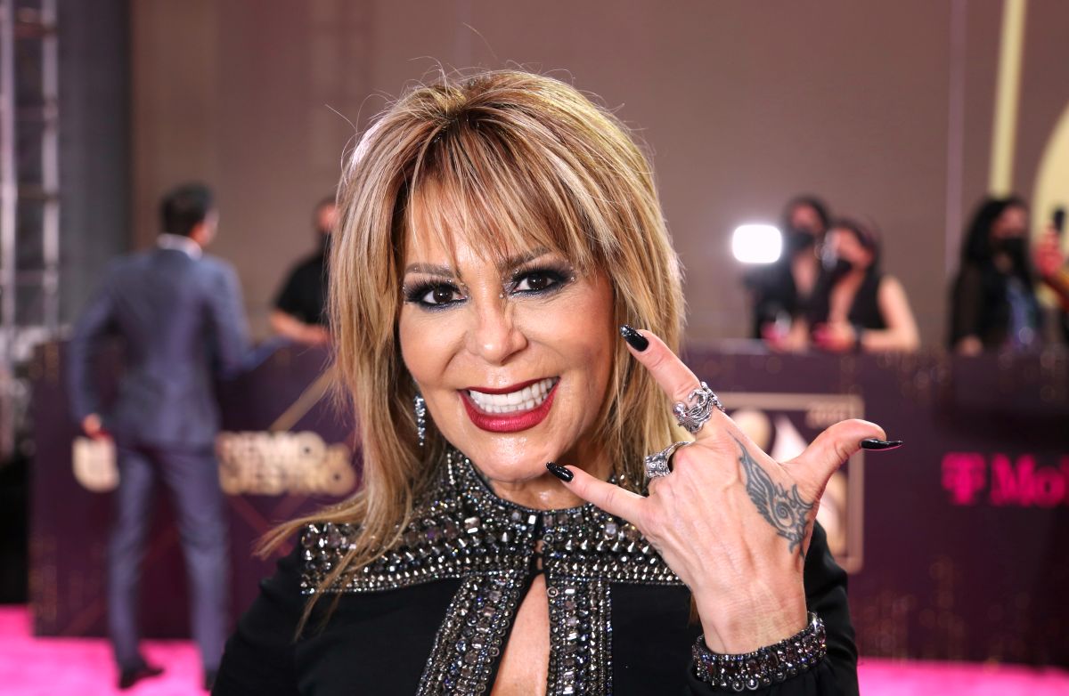 alejandra-guzman-shares-an-x-ray-of-her-hip-to-show-that-she-is-in-good-health