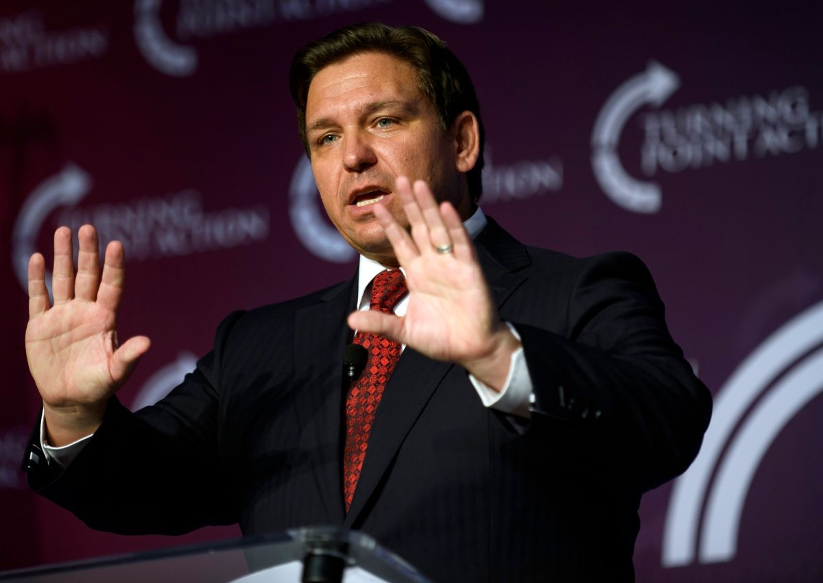 florida-lawmakers-increase-pressure-against-ron-desantis-for-criminal-investigation-for-sending-migrants-to-martha's-vineyard