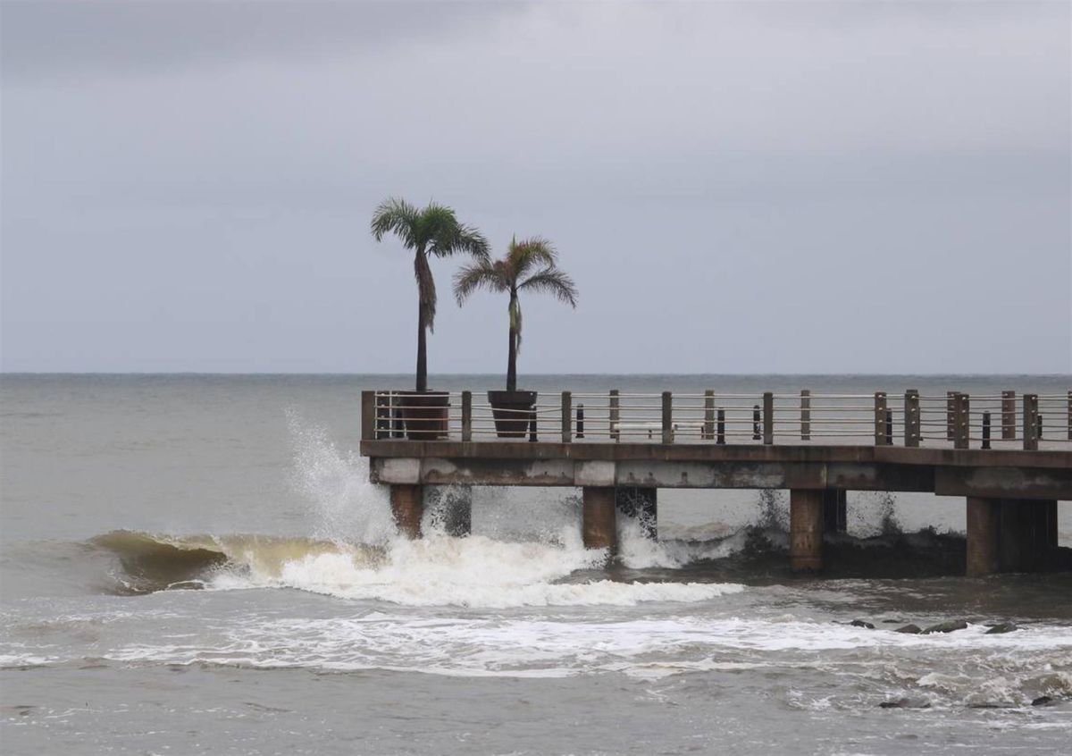 is-it-possible-to-stop-a-hurricane?-science-answers