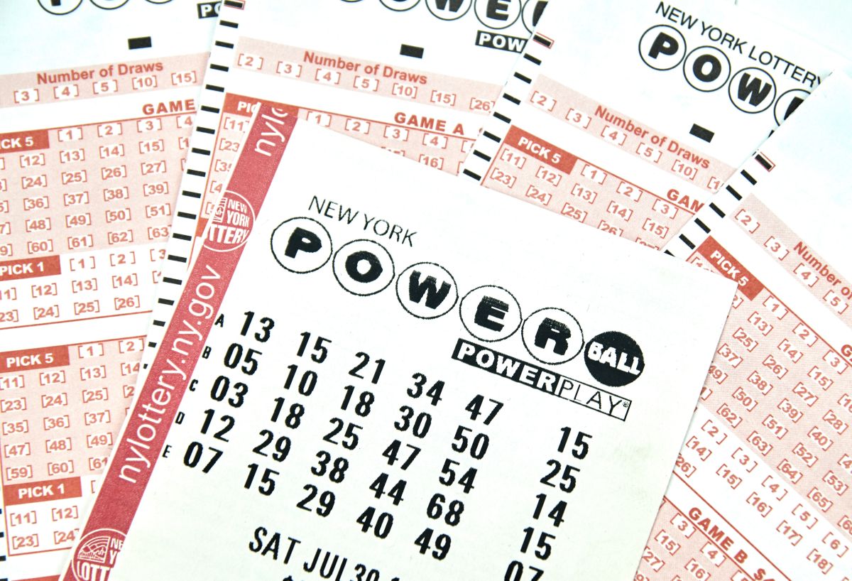 powerball-will-raffle-$1-billion-on-monday,-the-second-largest-prize-in-30-years