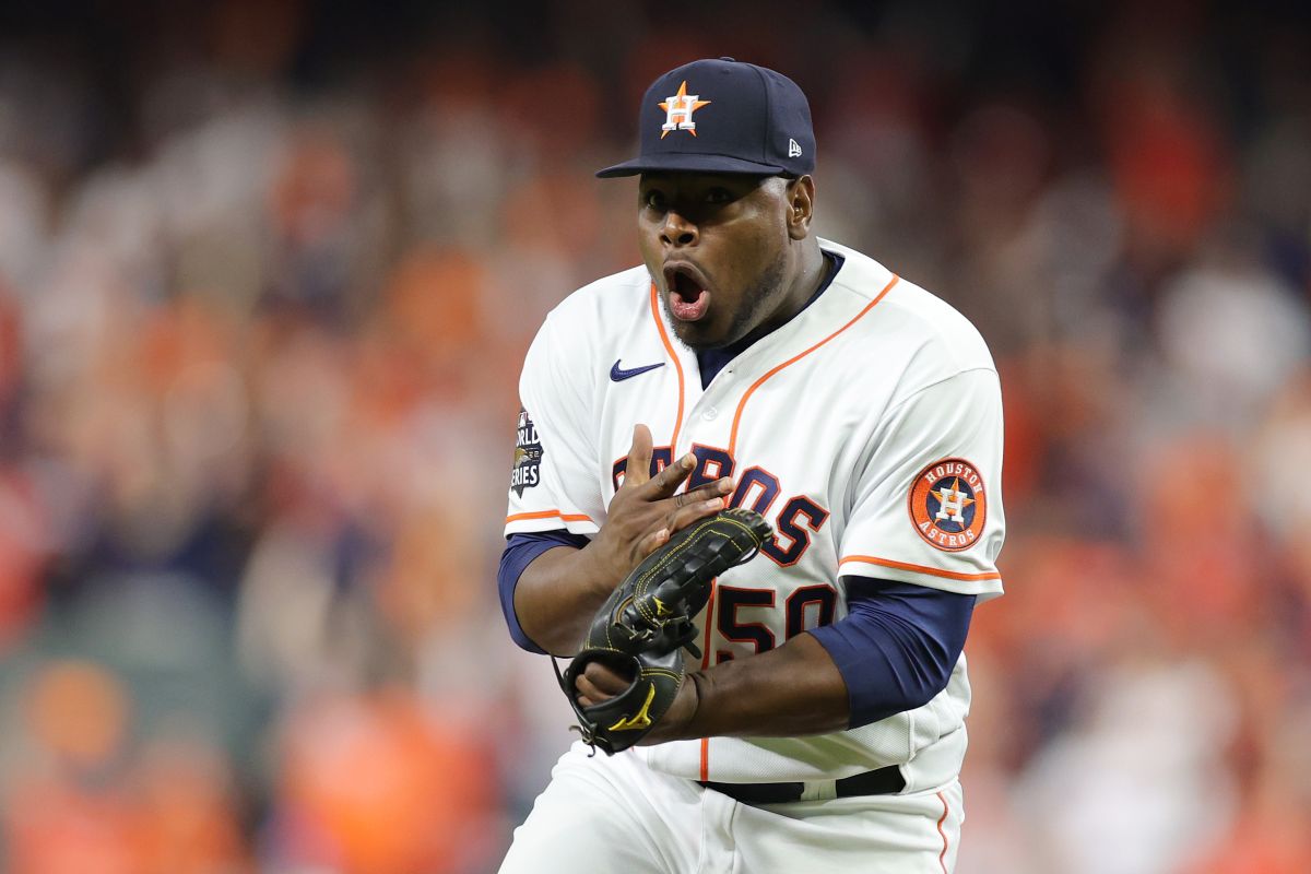 hector-neris-on-facing-his-former-team:-“it's-fun-to-be-in-a-different-organization-and-in-a-world-series”