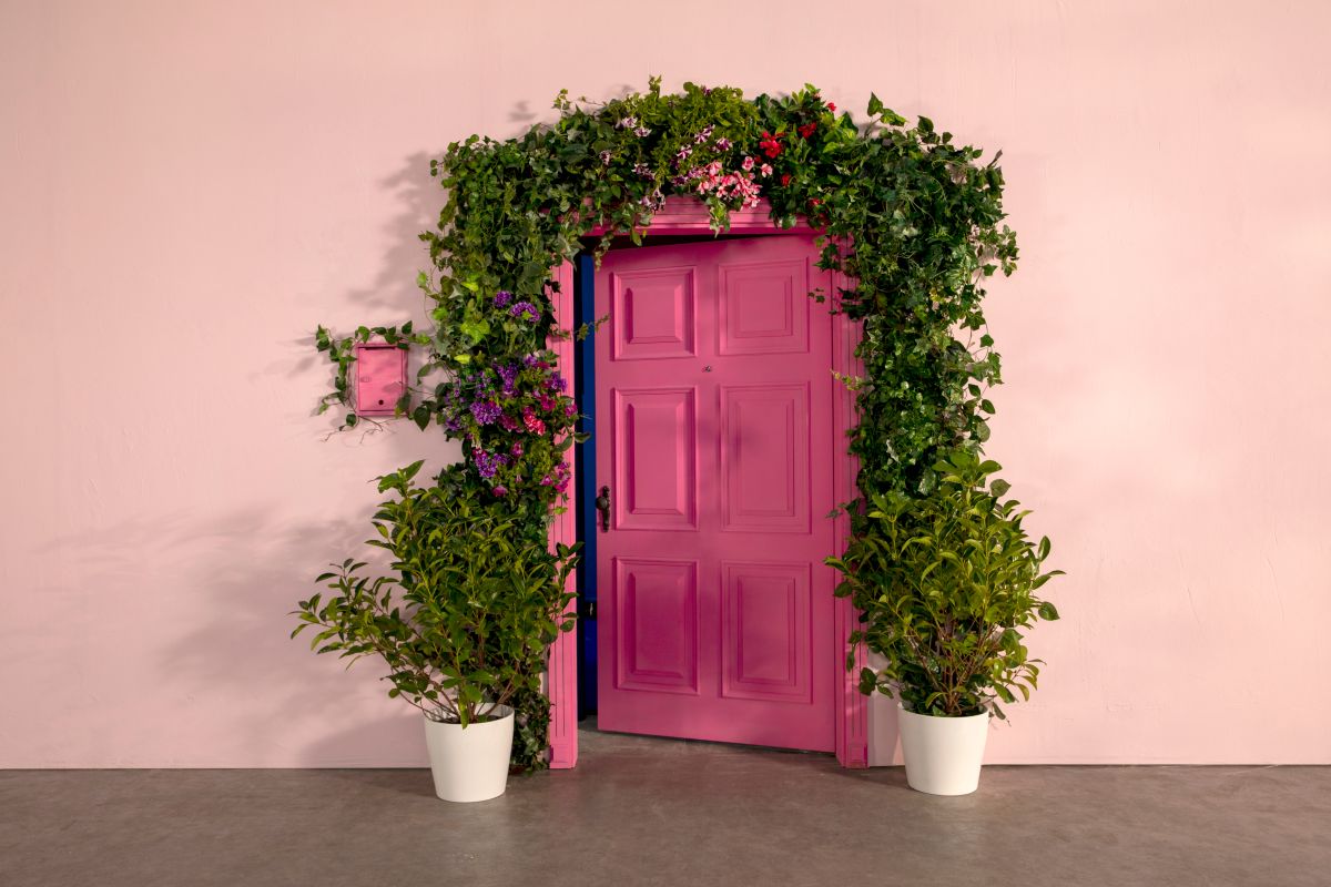 woman-faces-$23,000-fine-just-for-painting-her-front-door-pink