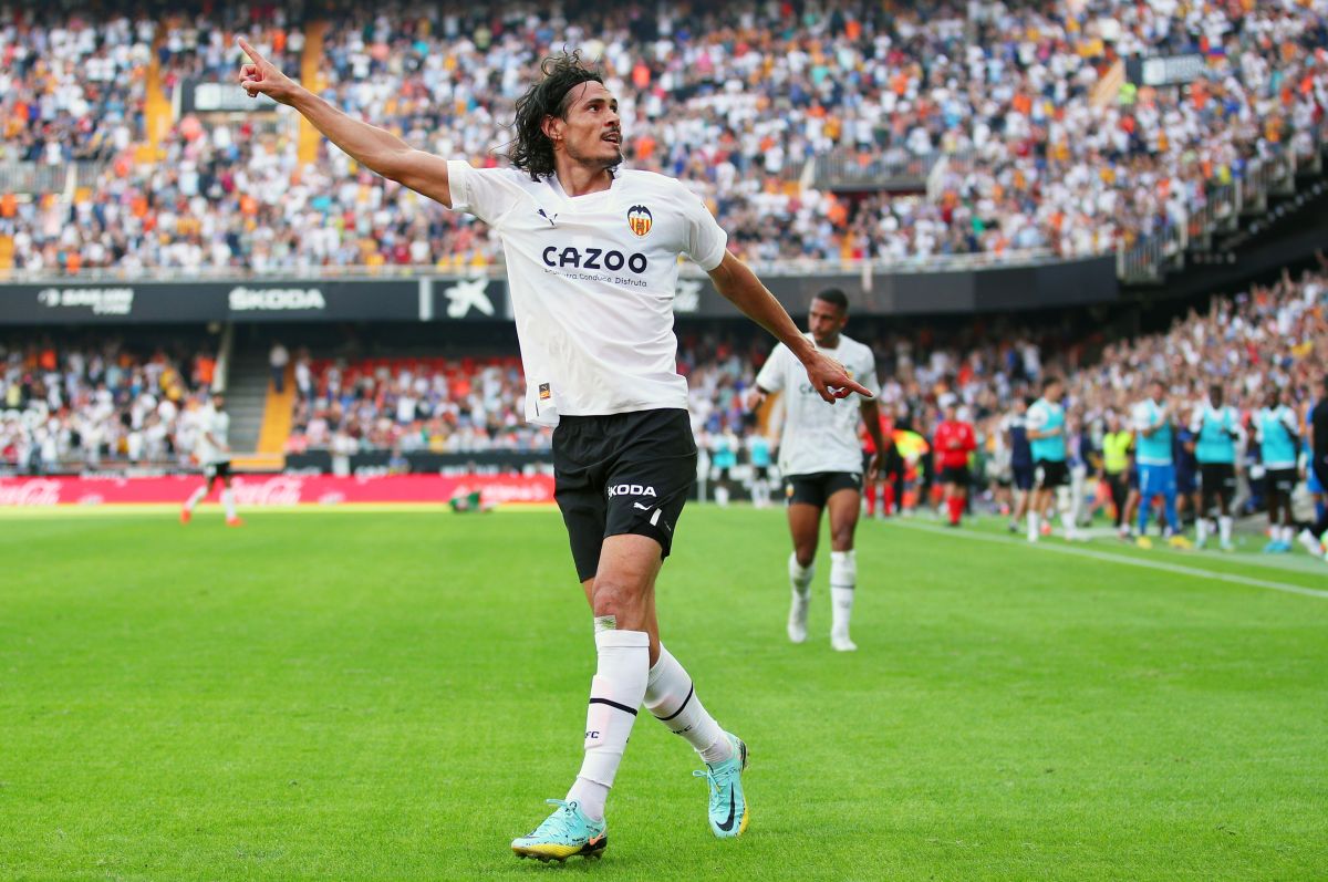 cavani's-right-ankle-injury-ruled-out:-valencia-will-take-care-of-him-in-the-coming-days-and-could-reach-the-top-with-uruguay-at-the-qatar-2022-world-cup