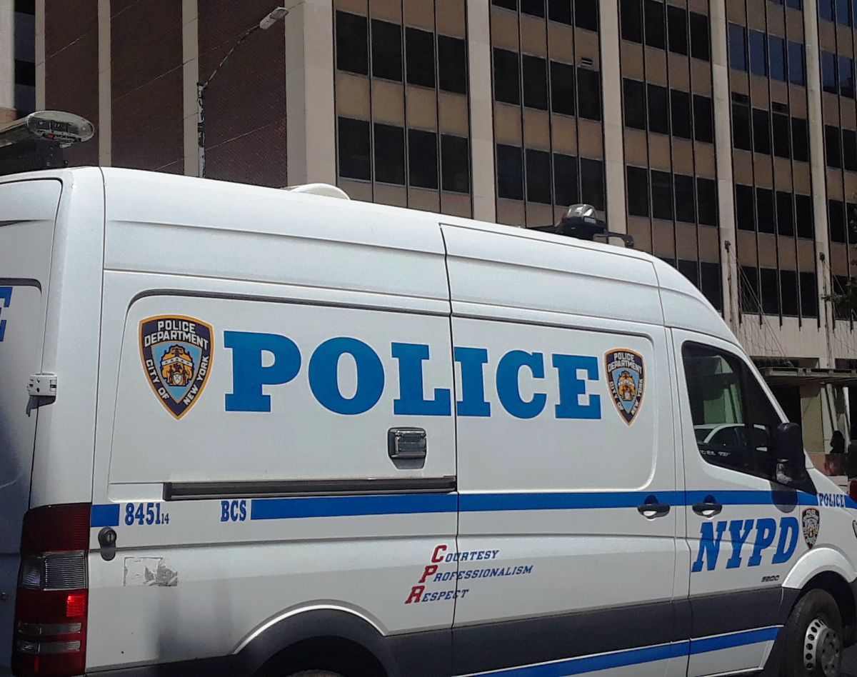 man-killed-and-woman-injured:-11-shot-shooting-on-new-york-street;-three-orphaned-children