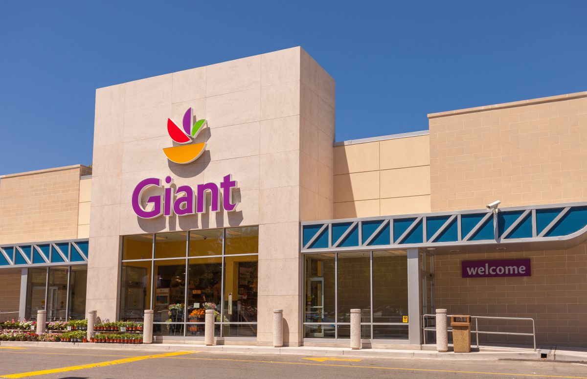 giant-supermarket-must-pay-a-fine-for-discriminating-against-immigrants-when-looking-for-employees