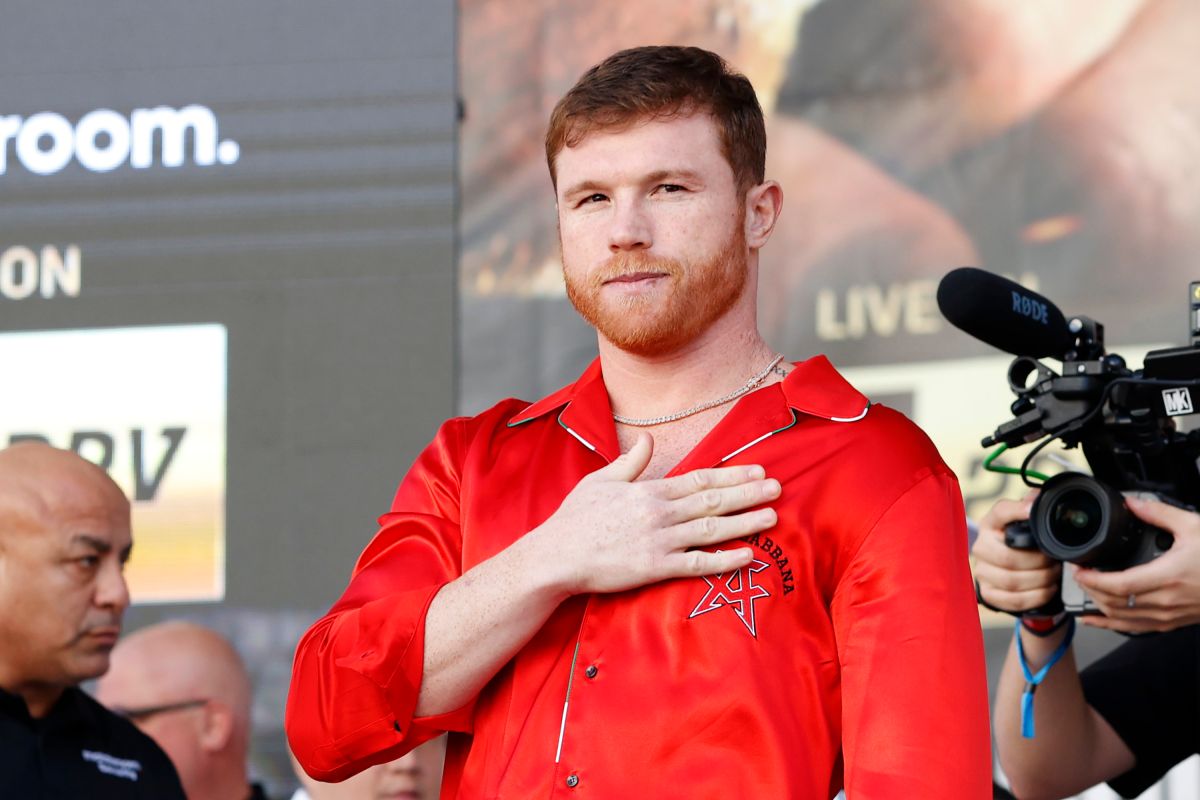 video:-canelo-alvarez-shows-how-his-left-hand-turned-out-after-surgery