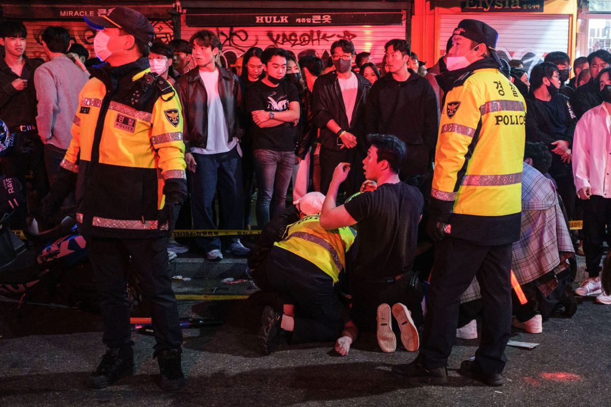 south-korean-police-acknowledge-'insufficient'-response-after-deadly-stampede