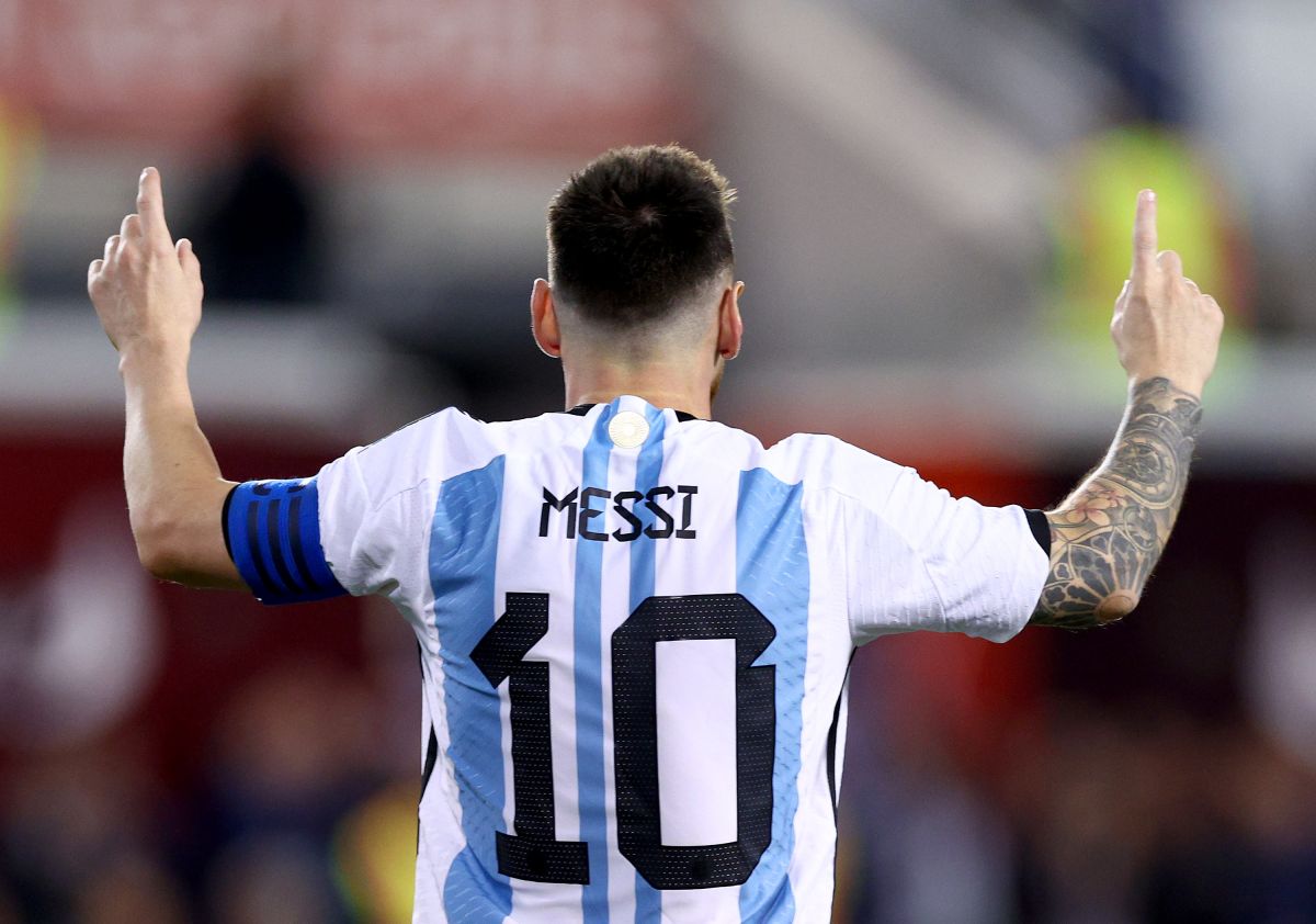 one-day-before-the-premiere-of-the-documentary-about-argentina-winning-the-2021-copa-america,-they-broadcast-an-unpublished-harangue-by-messi-in-the-final-against-brazil-[video]