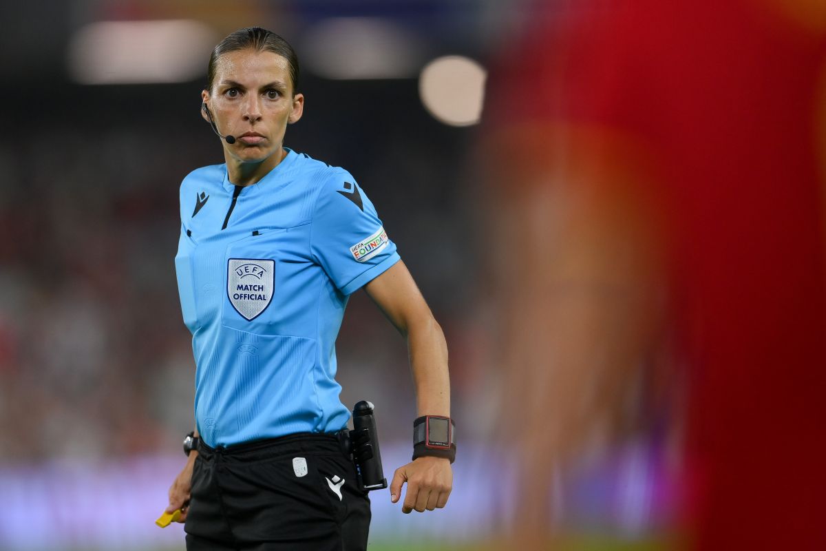 stephanie-frappart,-the-first-woman-to-referee-in-a-world-cup,-awarded-3-penalties-in-madrid-vs-celtic-for-the-6th-round-of-the-champions-league