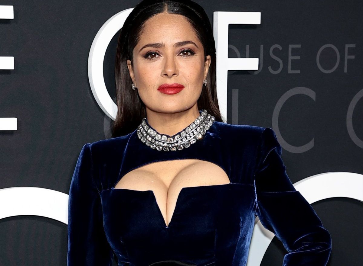 find-out-how-salma-hayek-decorated-her-mansion-for-halloween