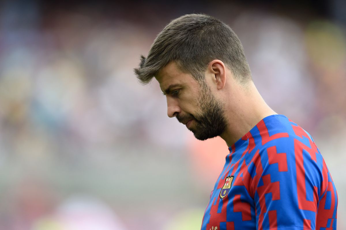 shakira's-followers-flooded-social-networks-with-ridiculous-memes-for-gerard-pique's-retirement