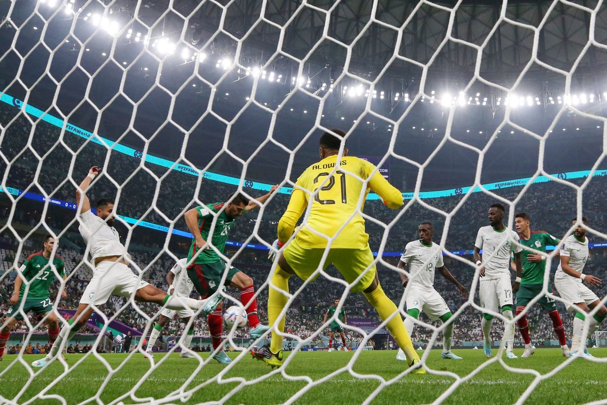 mexico-2-–-1-saudi-arabia:-el-tri-wins,-but-is-eliminated-on-goal-difference