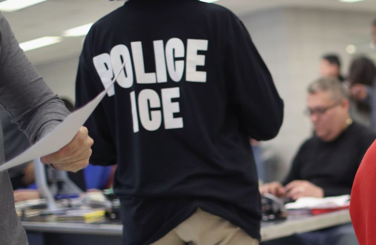 ice-endangers-thousands-of-immigrants-by-revealing-their-identity