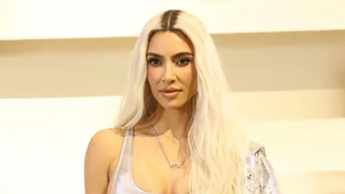 kim-kardashian-changes-her-look-before-2023,-leaving-platinum-blonde-behind