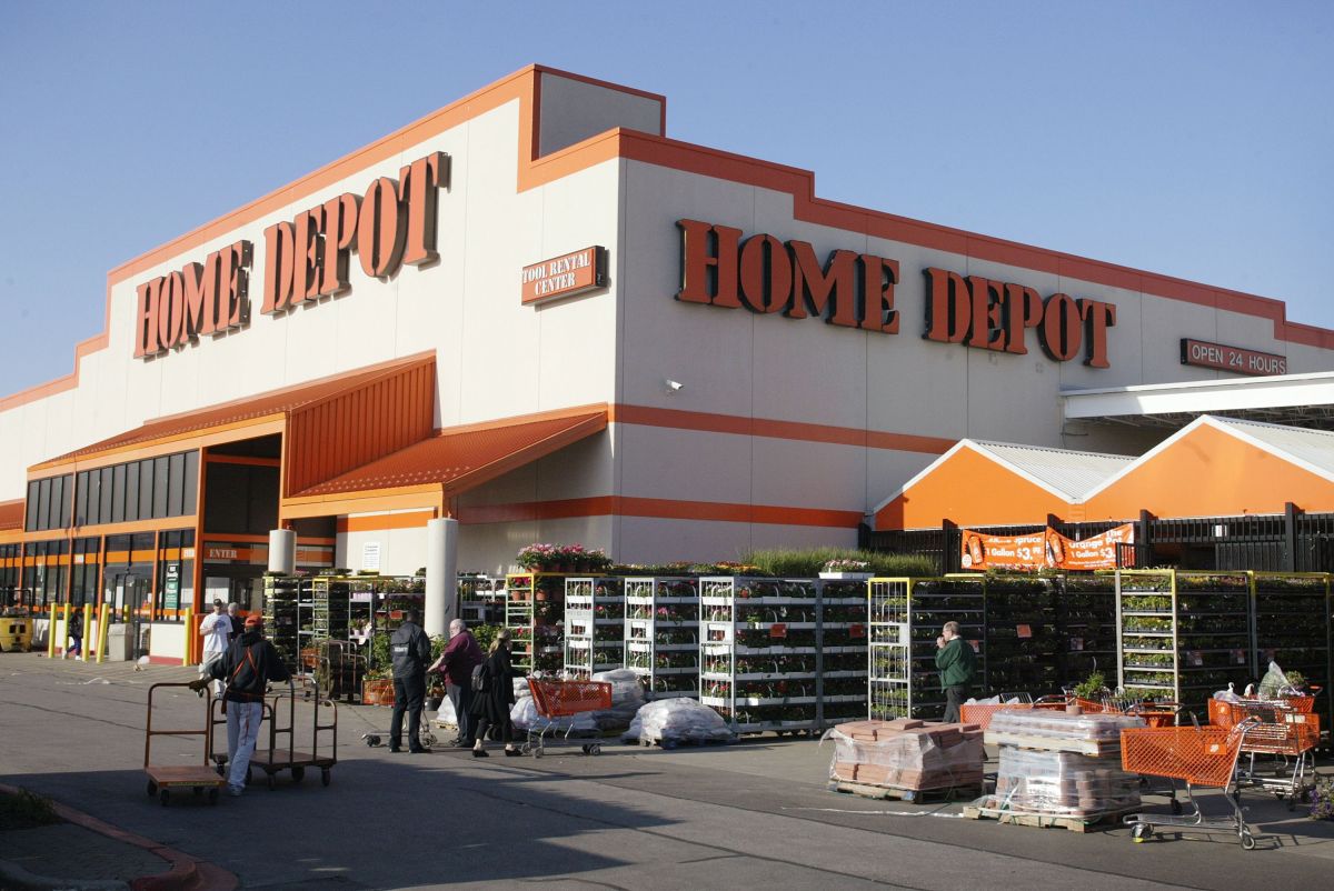 83-year-old-man-dies-after-being-pushed-during-a-robbery-at-a-home-depot-in-north-carolina