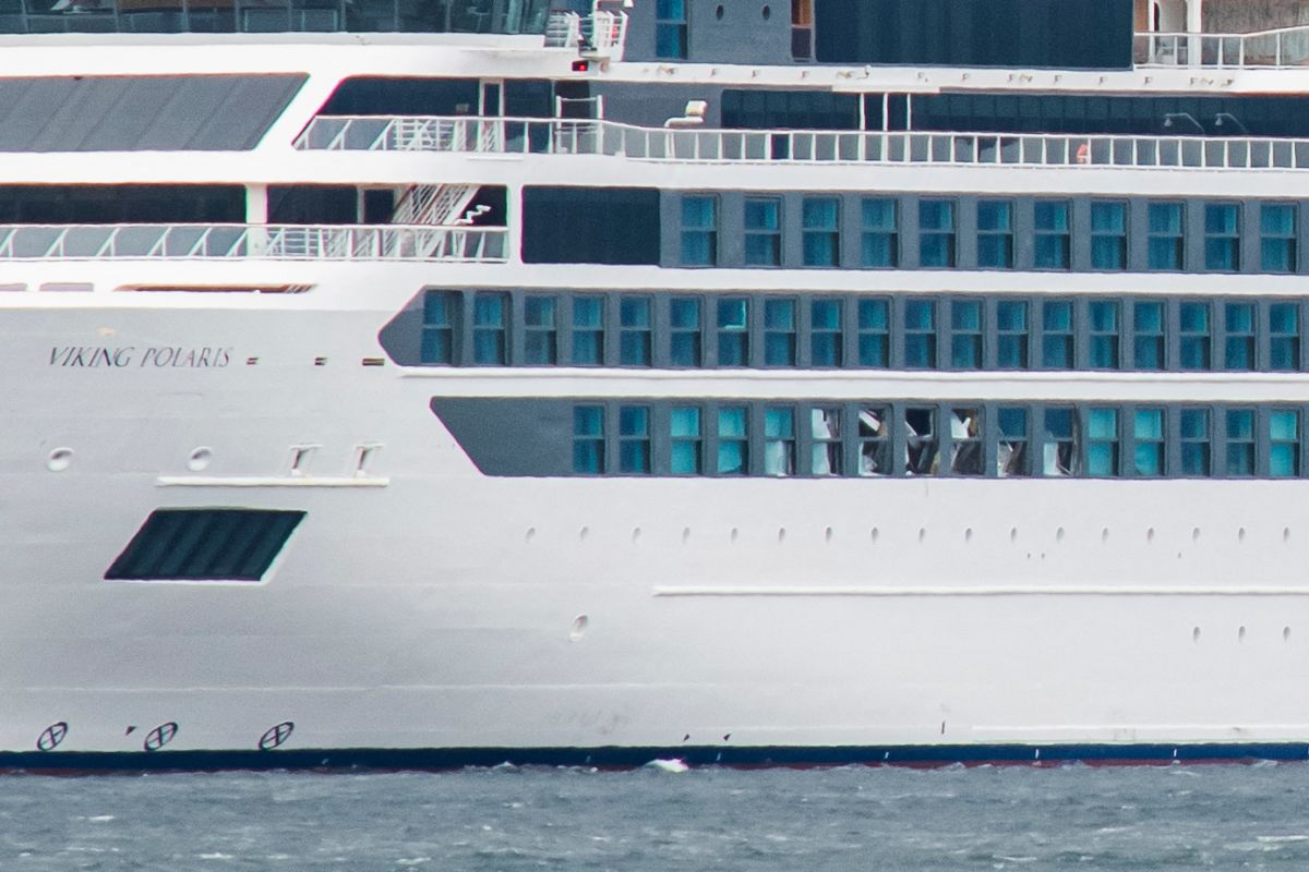 huge-wave-hits-cruise-ship-in-argentina-and-kills-an-american-passenger