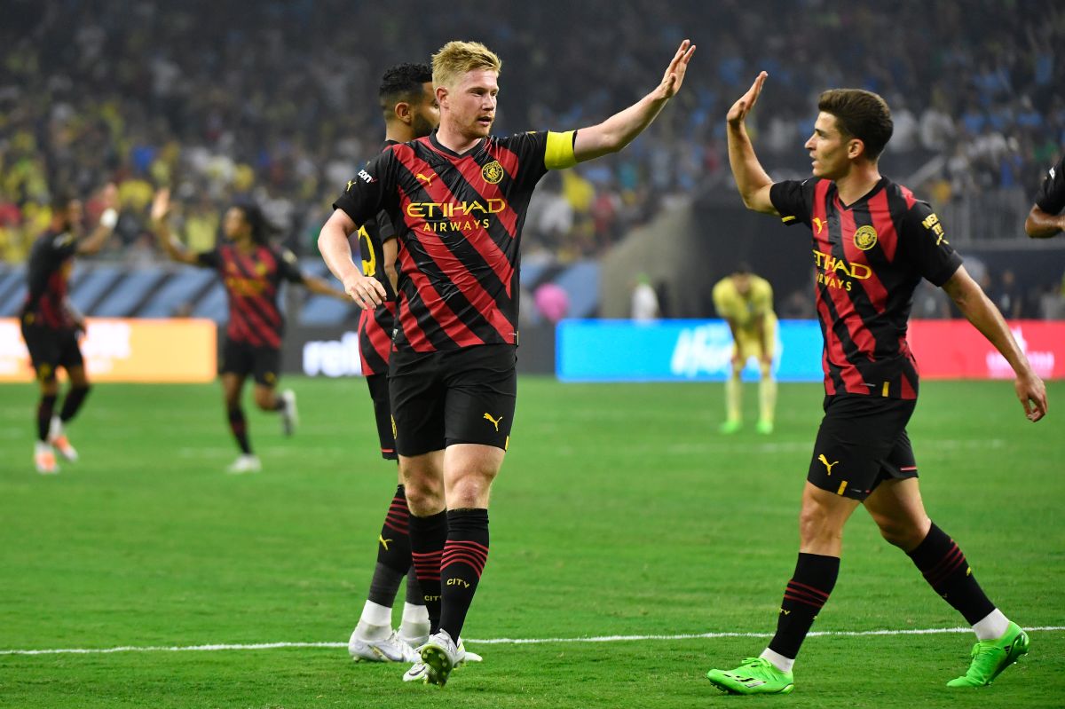 kevin-de-bruyne-threw-flowers-at-julian-alvarez:-“he-is-a-very-talented-player”