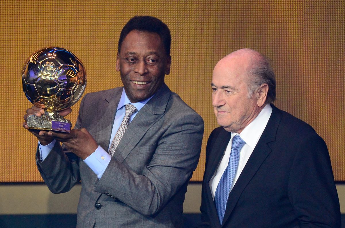 the-same-as-messi:-france-football-affirms-that-pele-would-have-won-7-ballon-d'ors