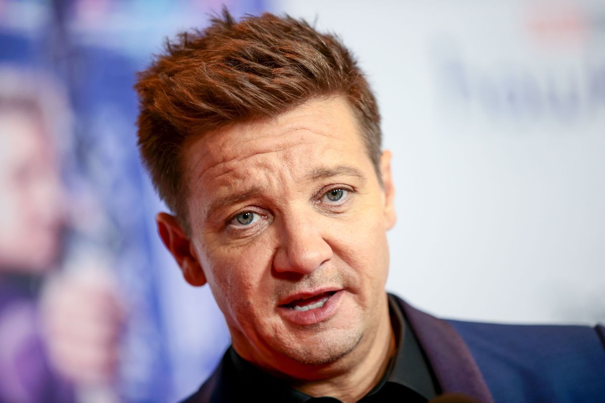 jeremy-renner-from-'avengers'-is-in-“critical-condition”-after-suffering-an-accident