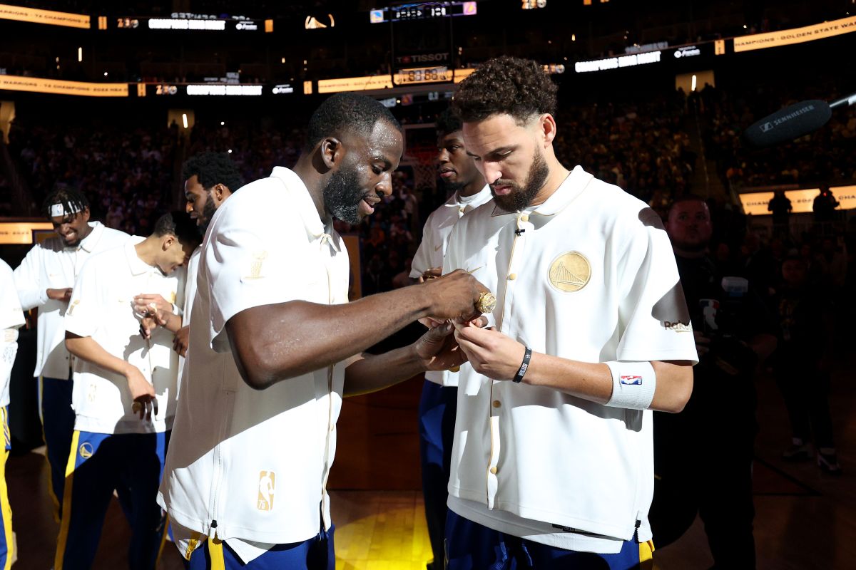 did-they-do-magic?-draymond-green-and-klay-thompson-managed-to-disappear-a-ball-live-and-direct-in-the-nba-[video]