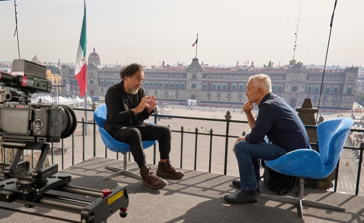 televisaunivision:-alejandro-inarritu-sits-in-the-chair-of-“something-personal-with-jorge-ramos”