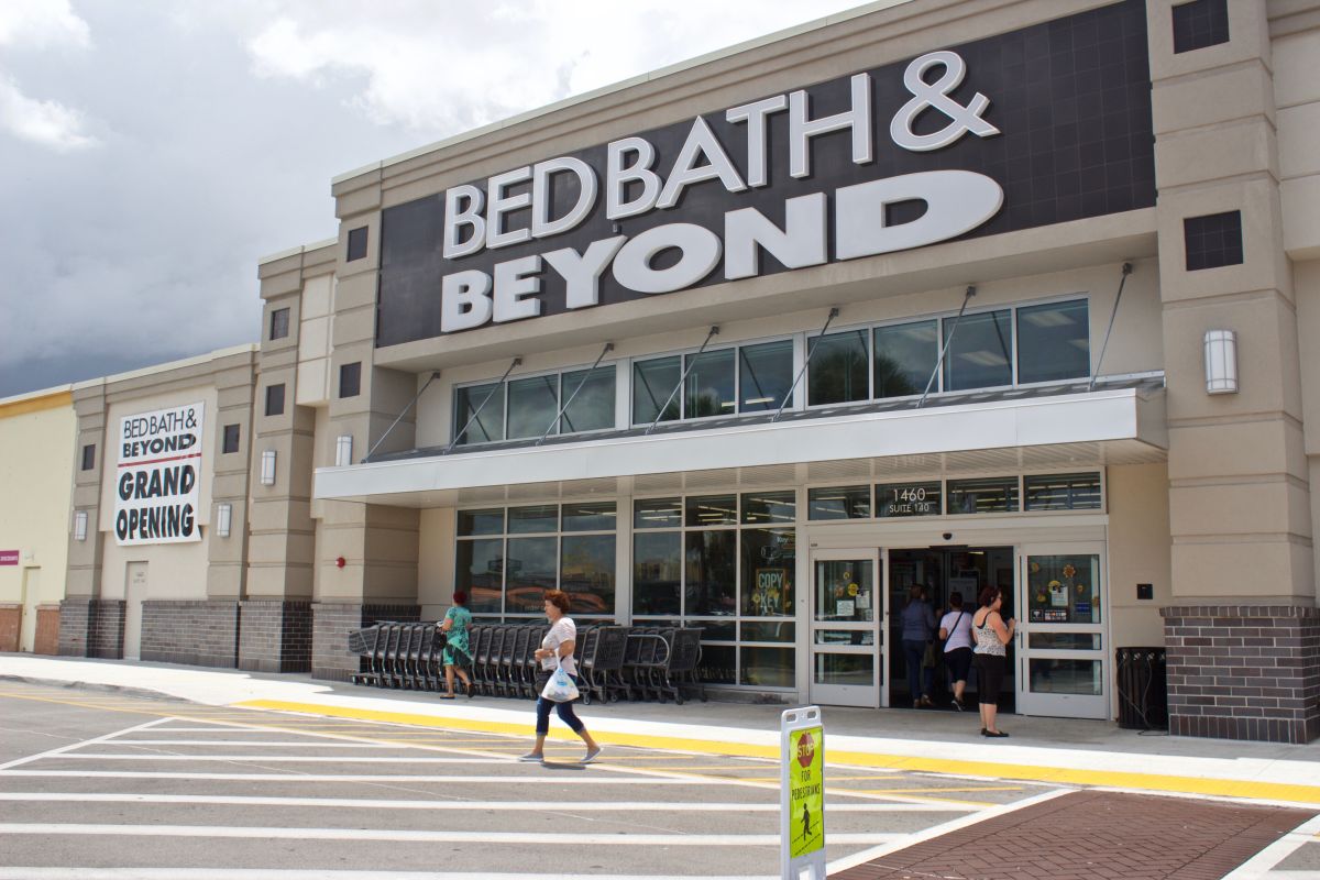 bed-bath-&-beyond-is-at-risk-of-bankruptcy-due-to-falling-sales