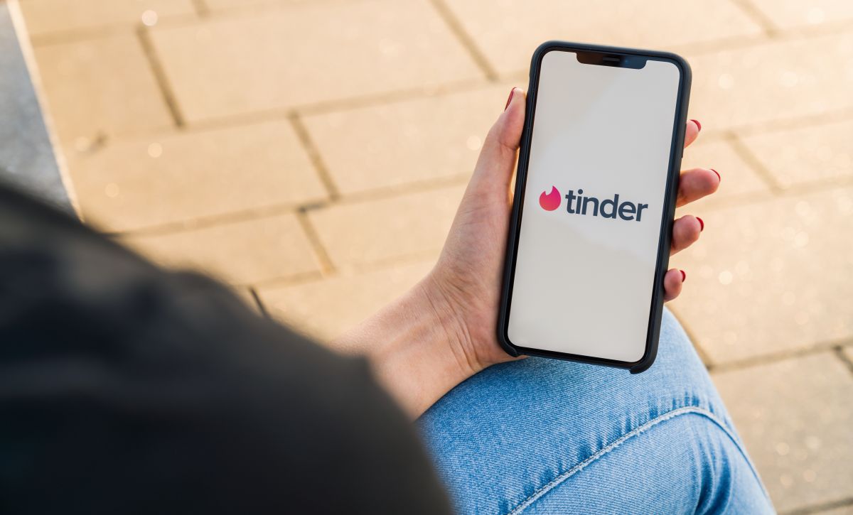 tinder-will-launch-subscription-for-$500-dollars.-what-does?