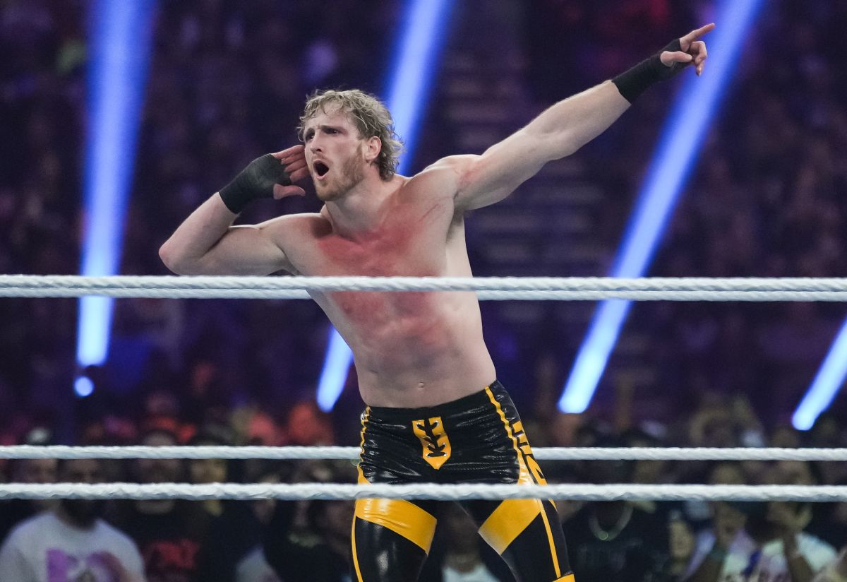 logan-paul-returned-to-wwe-with-a-spectacular-clash-that-left-his-rival-ko-[video]