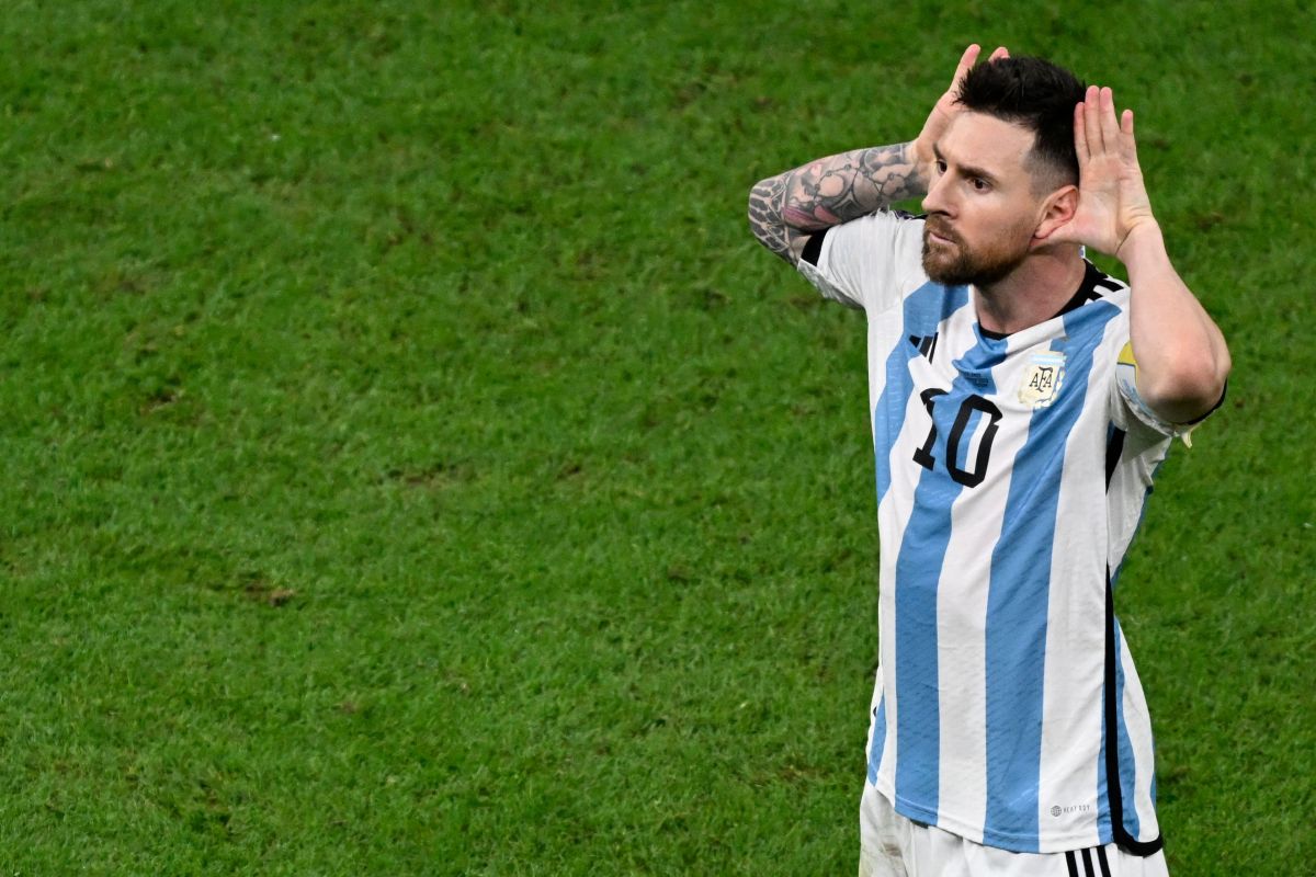 messi-is-sorry-for-the-'go-there,-fool'-and-for-celebrating-van-gaal-in-the-face