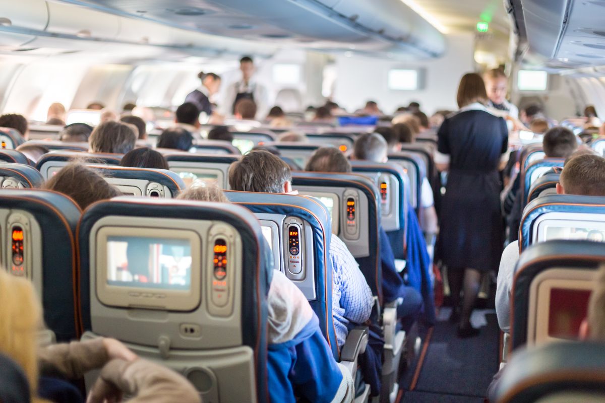 man-decides-to-end-relationship-with-his-girlfriend-in-mid-flight