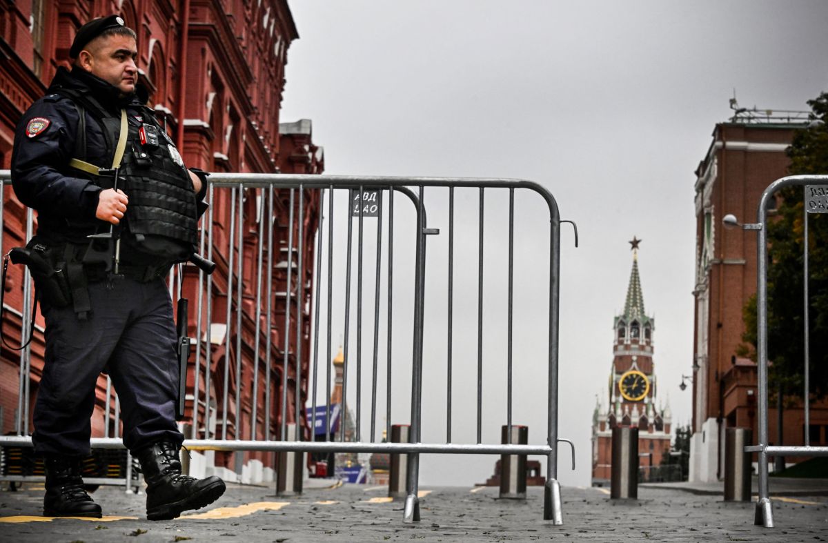 american-woman-is-detained-in-russia-after-walking-a-calf-in-moscow's-red-square