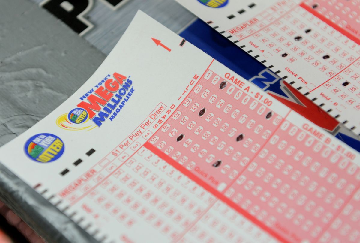 how-long-does-the-winner-of-the-$1.35-billion-mega-millions-in-maine-have-to-claim-the-jackpot?