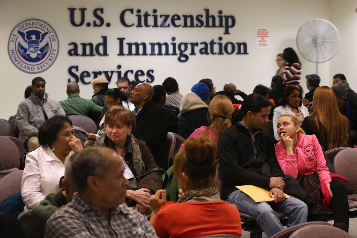 uscis-clarifies-residency-requirements-for-refugees-and-asylees