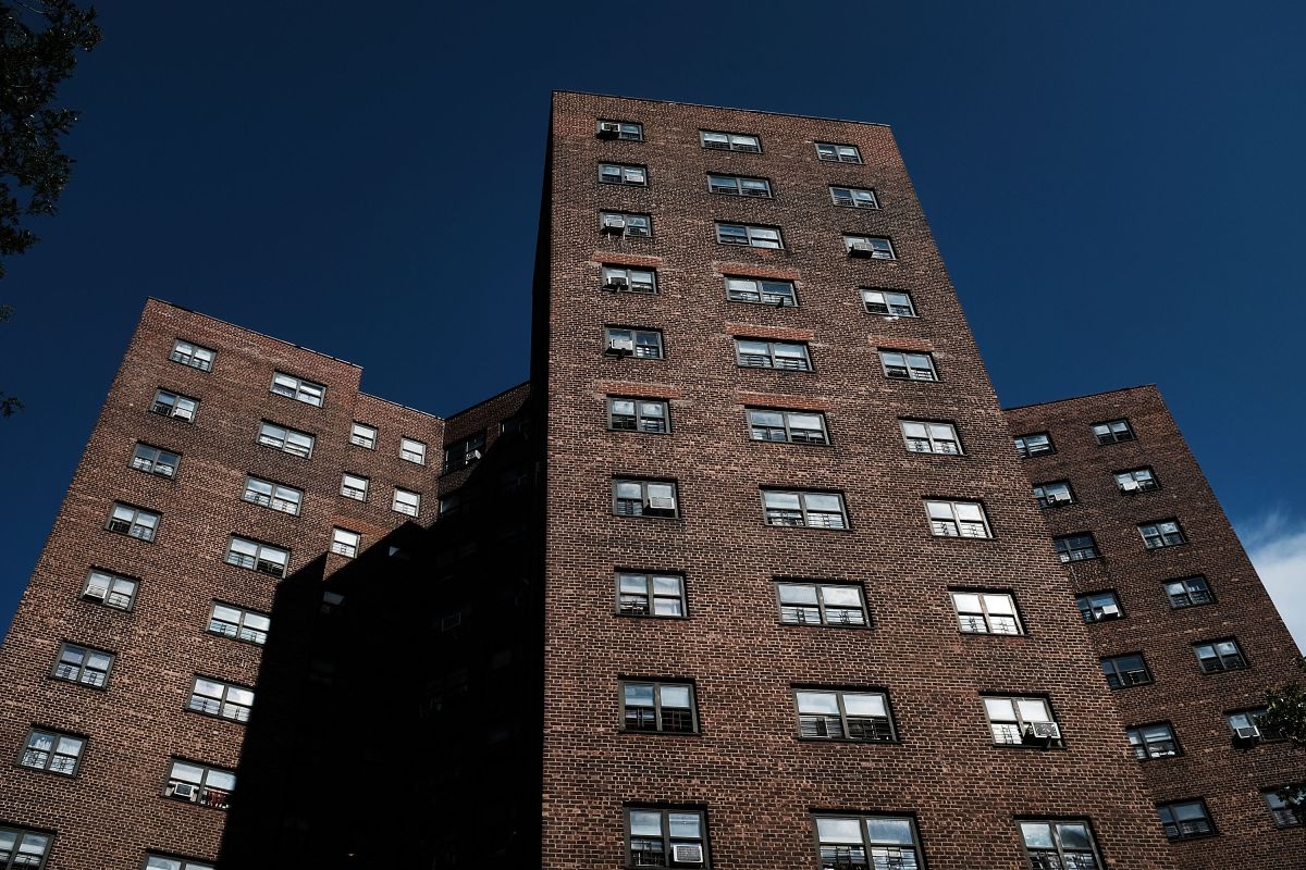 three-stabbed:-domestic-dispute-in-building-in-harlem,-new-york