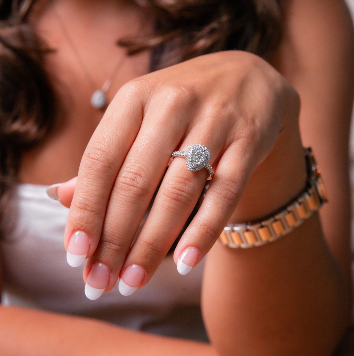 tips-to-save-when-buying-the-engagement-ring