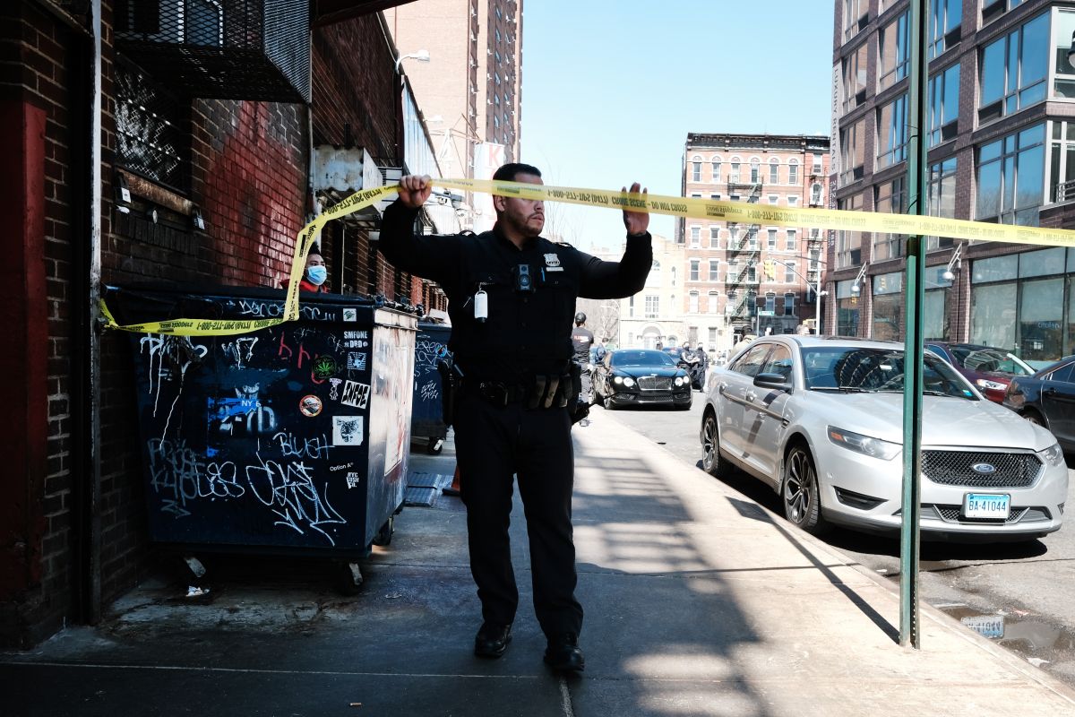 two-women-were-injured-after-being-shot-as-they-left-a-brooklyn-apartment