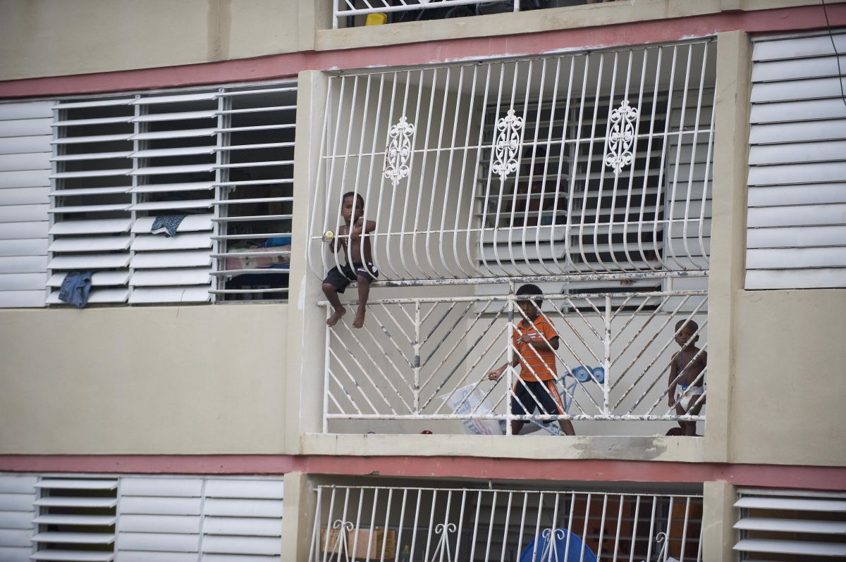 4-year-old-boy-falls-from-the-second-story-balcony-of-a-building-in-puerto-rico