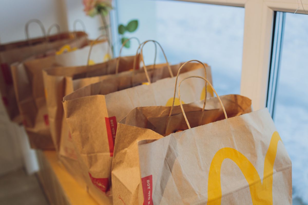 couple-orders-mcdonald's-food-for-their-wedding-guests-and-spends-less-than-$100