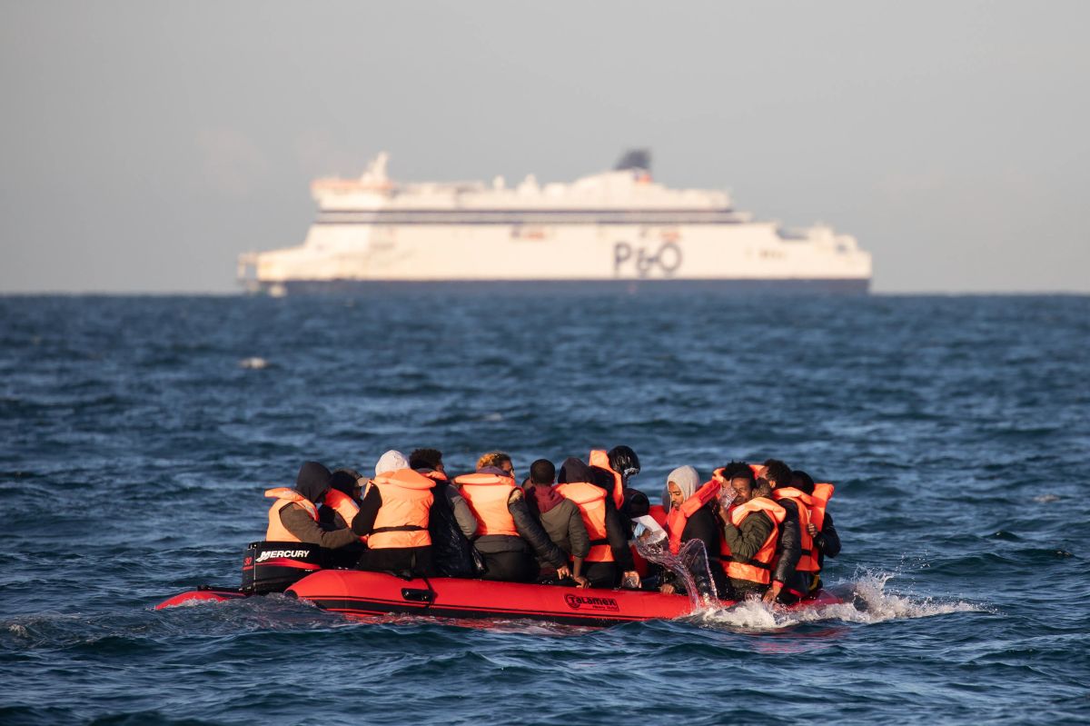 shipwreck-off-the-coast-of-italy-leaves-60-dead-migrants:-mostly-women-and-children