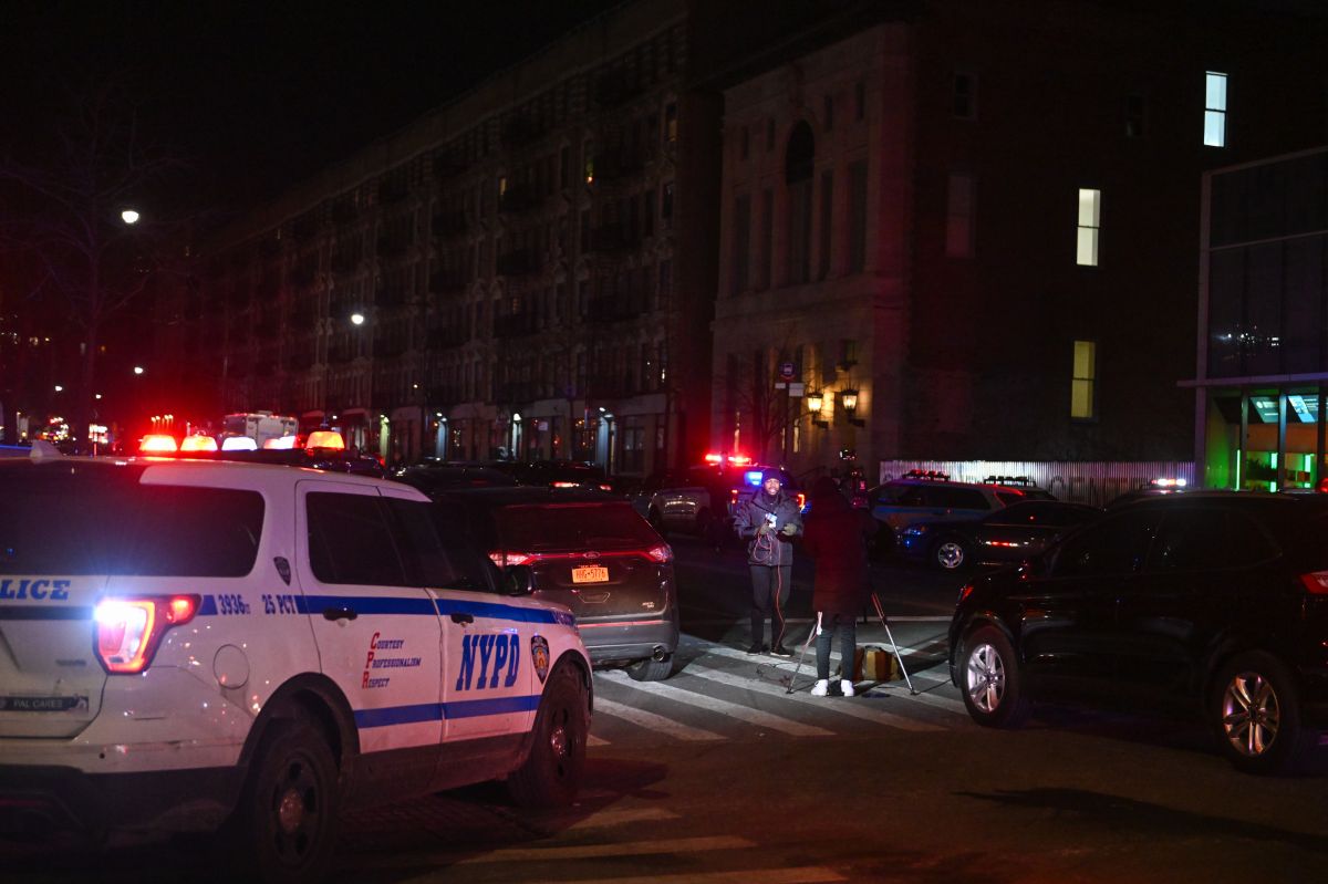 a-22-year-old-woman-is-injured-in-rockaway-beach-and-two-men-were-stabbed-in-brooklyn