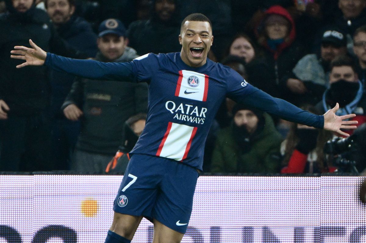 kylian-mbappe-equaled-edinson-cavani-as-psg's-all-time-top-scorer-[video]