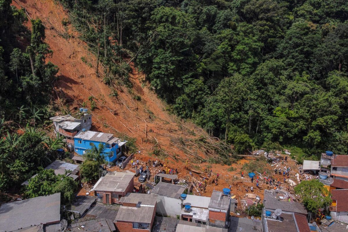 rains-in-brazil-reach-a-record-number-of-65-deaths