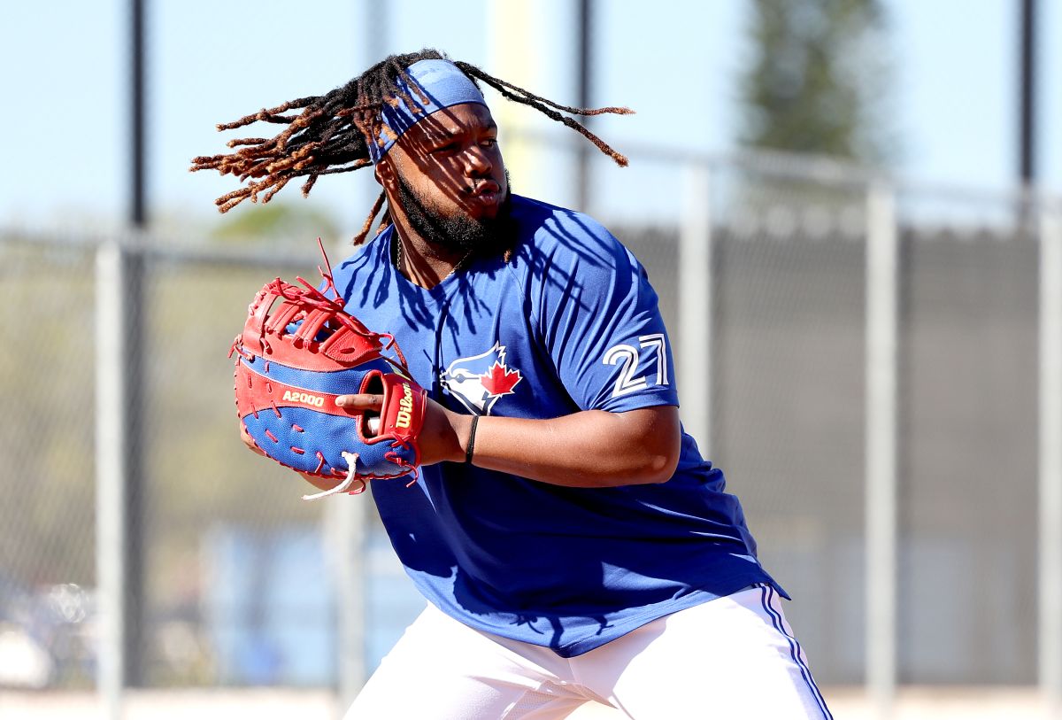 vladimir-guerrero-jr.-is-intractable-in-spring-training-with-a-pair-of-home-runs