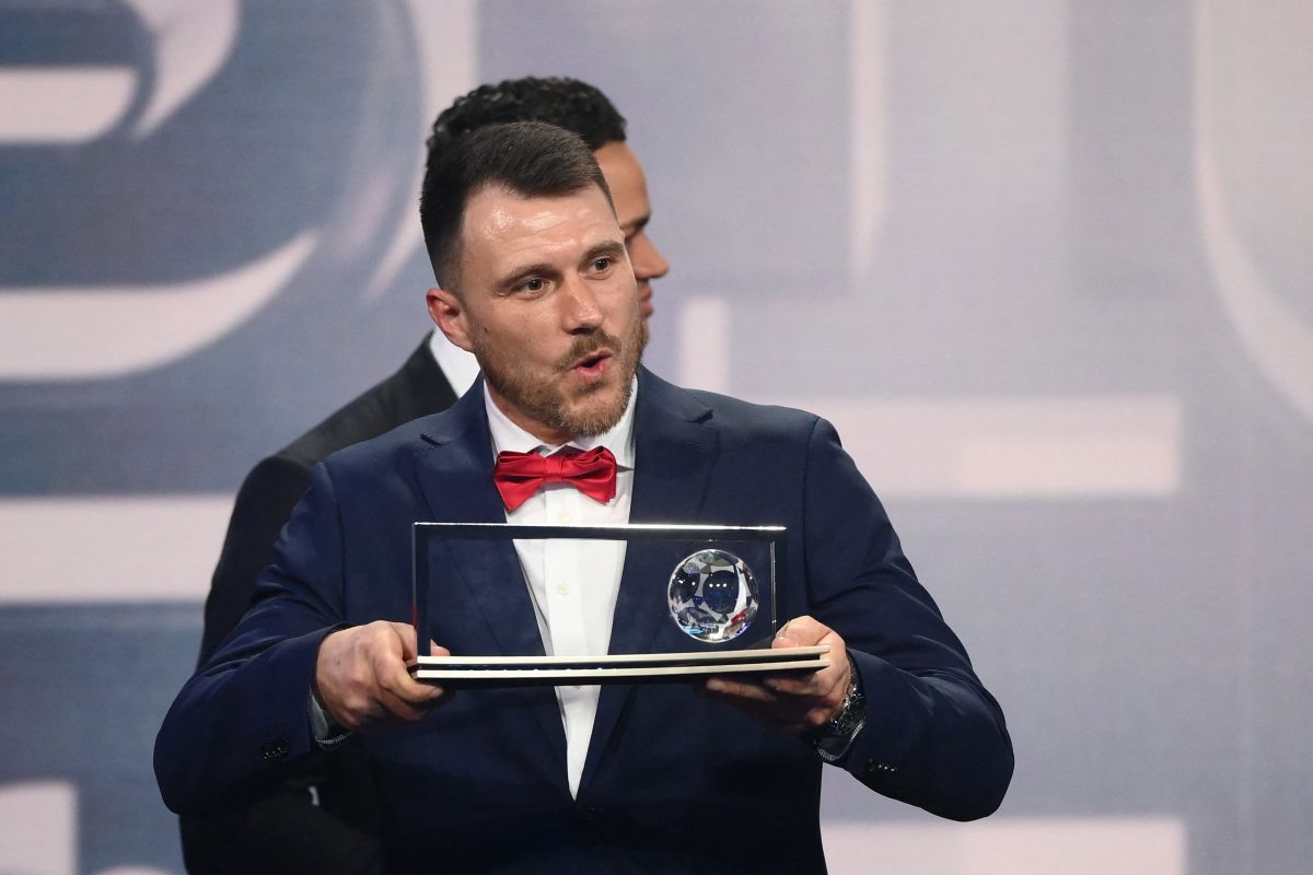 emotional:-fifa-awarded-the-puskas-award-to-marcin-oleksy,-the-amputee-player-who-got-ahead-thanks-to-football-[video]