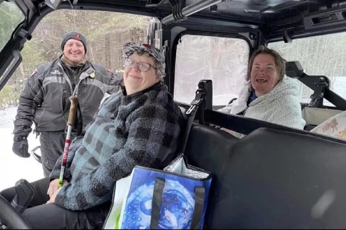 two-maine-women-miraculously-found-alive-in-a-snow-covered-jeep-after-missing-for-five-days