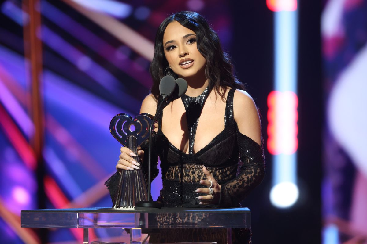 becky-g-receives-harsh-criticism-for-her-foray-into-lying-down-corridos