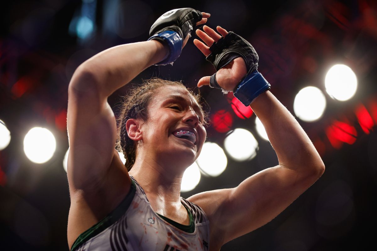 a-place-in-the-history-of-the-ufc:-alexa-grasso-is-immortalized-with-a-huge-mural-in-guadalajara