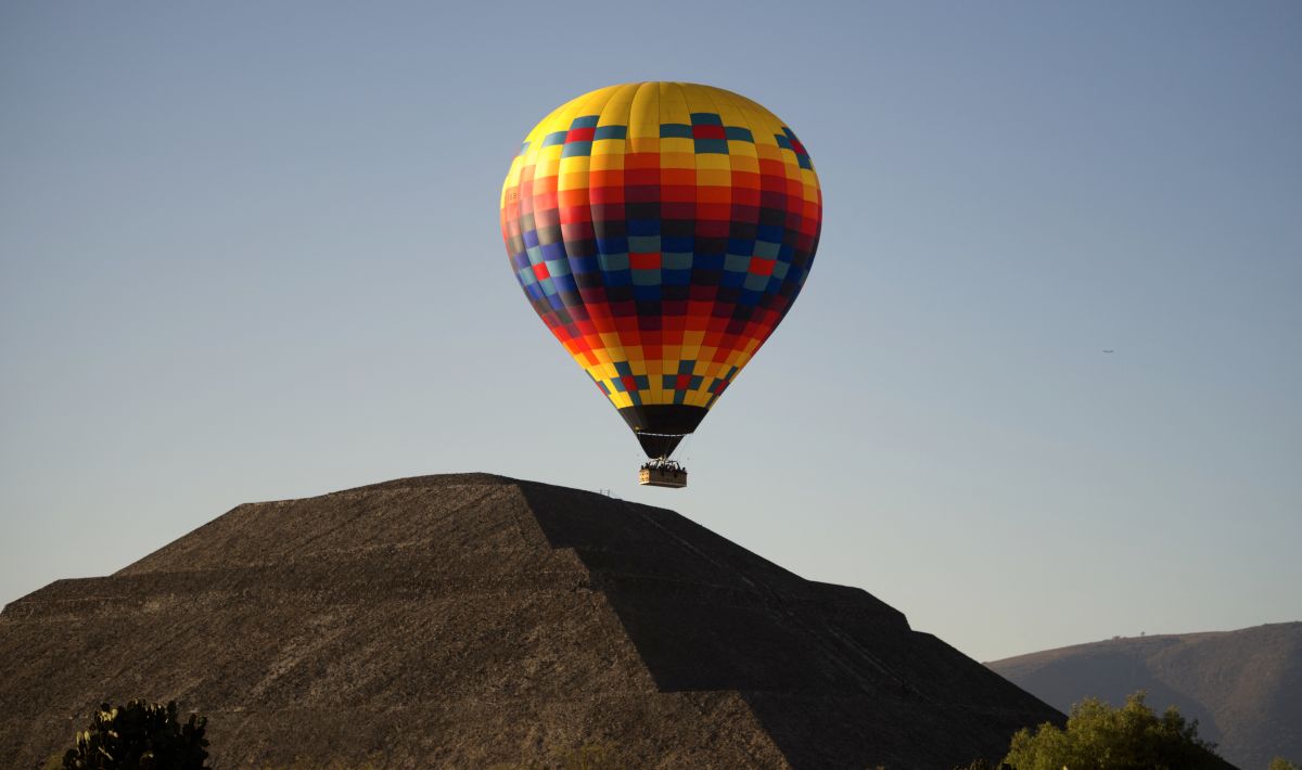 two-dead-after-fire-and-fall-of-a-hot-air-balloon-in-mexico